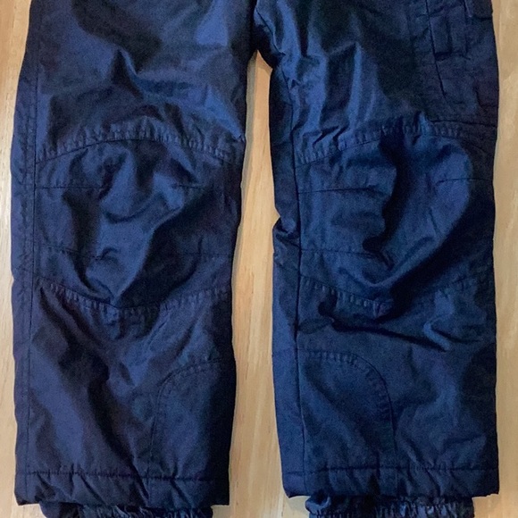 Weatherproof black snow pants, Size XS 5/6, good condition.❄️🎿❄️⛷️❄️🏂 - Picture 2 of 9